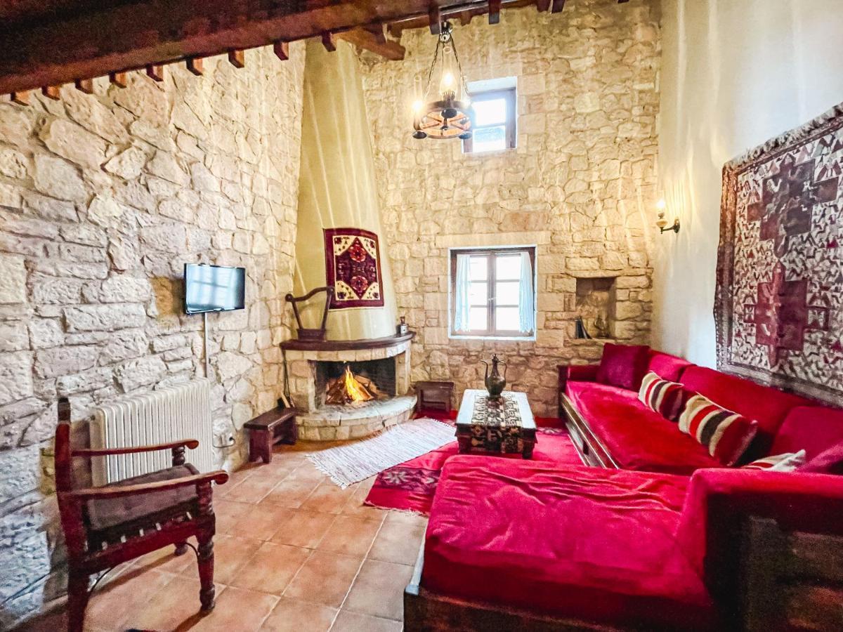 Guesthouse Armakas Kalavryta Eksteriør billede